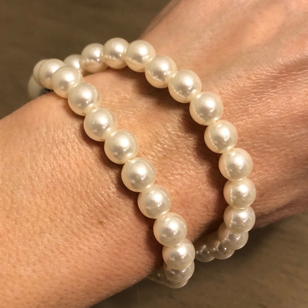 Faux Pearl Beaded Layered Stretch Bracelet - Picture 3 of 9
